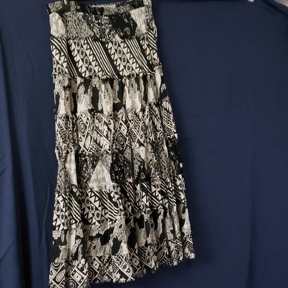 NEW DIRECTIONS skirt